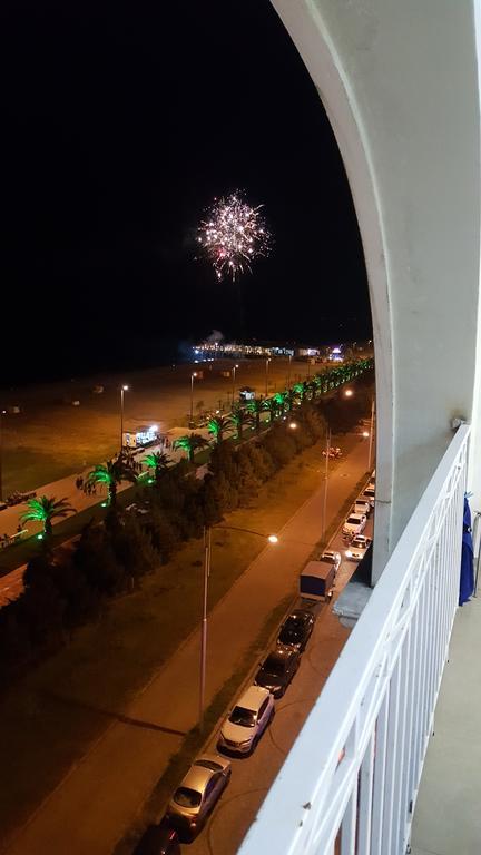 Apartment Magnolia Seaside Батумі Екстер'єр фото