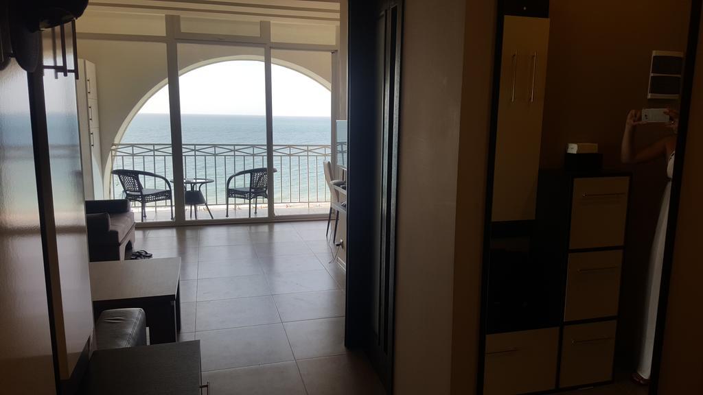 Apartment Magnolia Seaside Батумі Екстер'єр фото